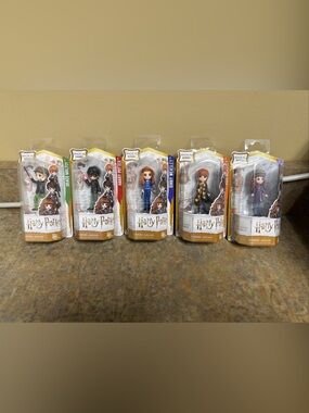 Set of 5- Warner Bros. Harry Potter Magical Minis